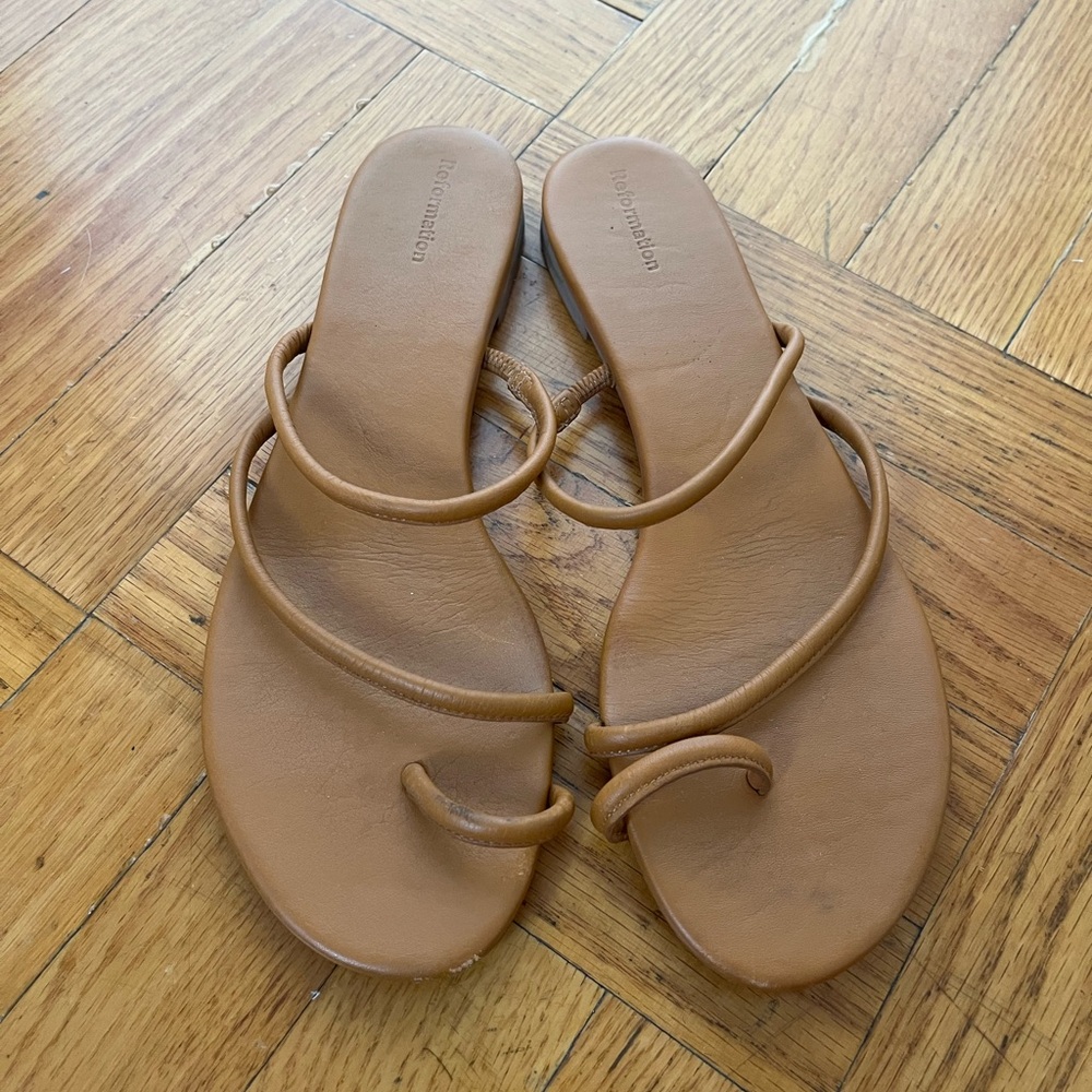 Reformation Ludo Toe Ring Strappy Flat Sandal